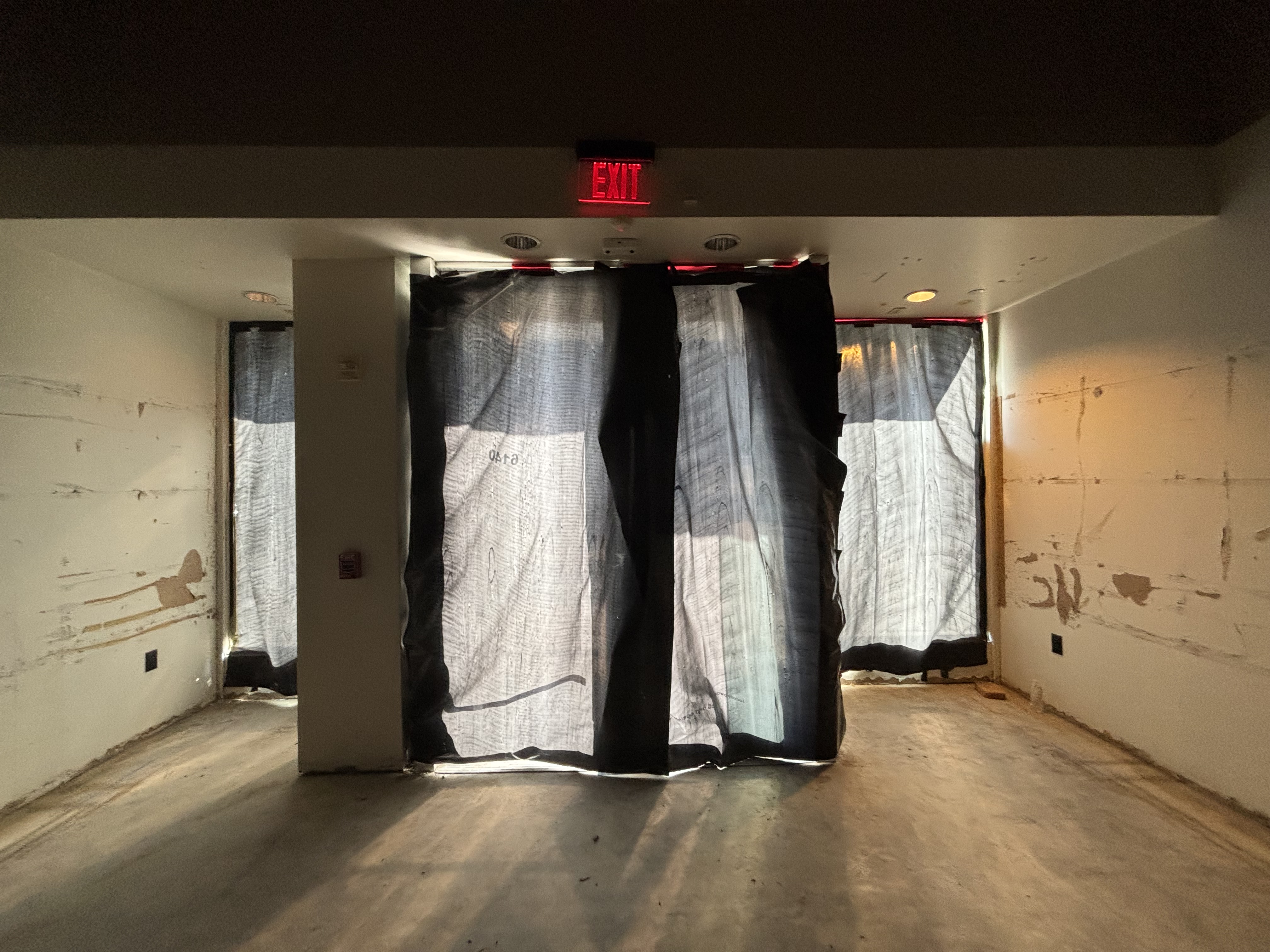 Vitrine by Scent Split before image 8